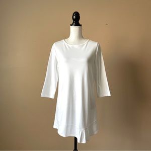 ULTRA SOFTS | White Asymmetrical Hem 3/4 Sleeve Tee Sz S